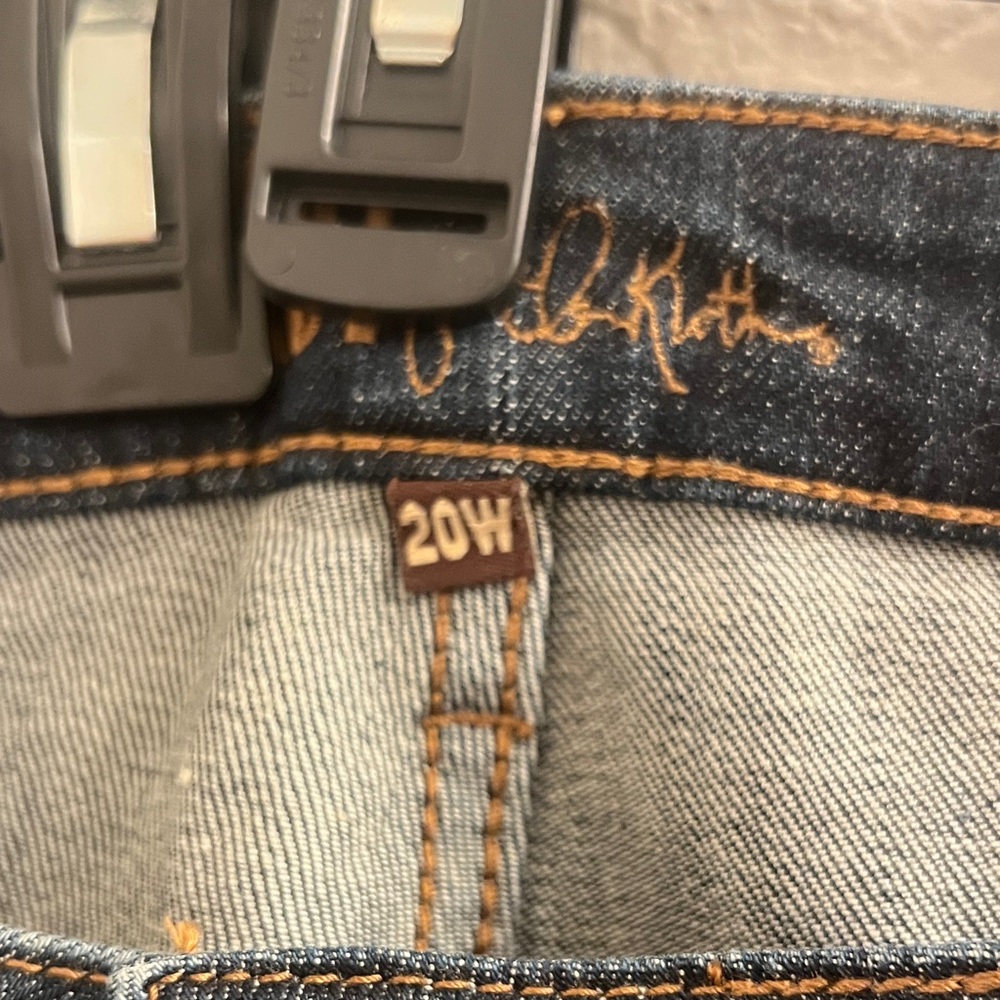 Women's Denim Shorts - Picture 3 of 8